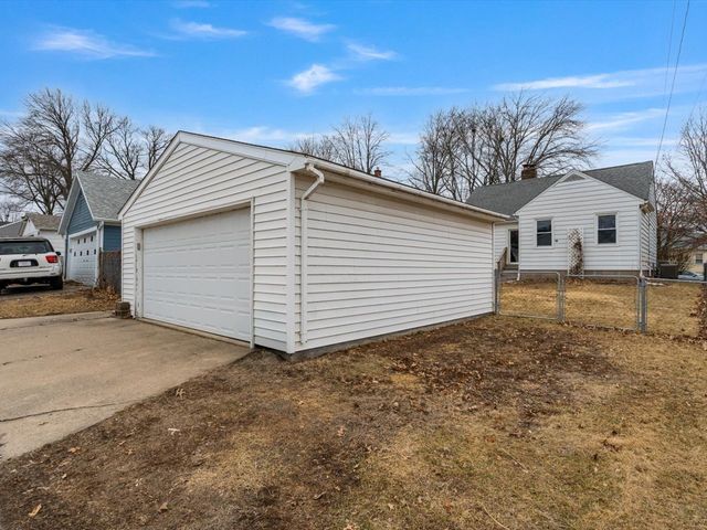 3025 Sheridan Street, Davenport, IA 52803