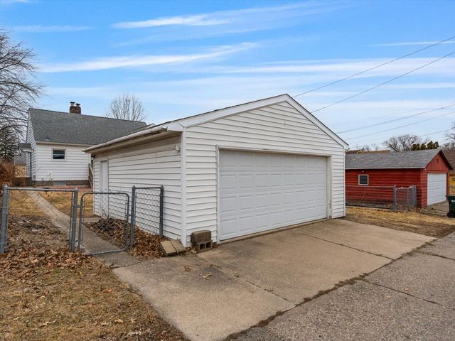 3025 Sheridan Street, Davenport, IA 52803