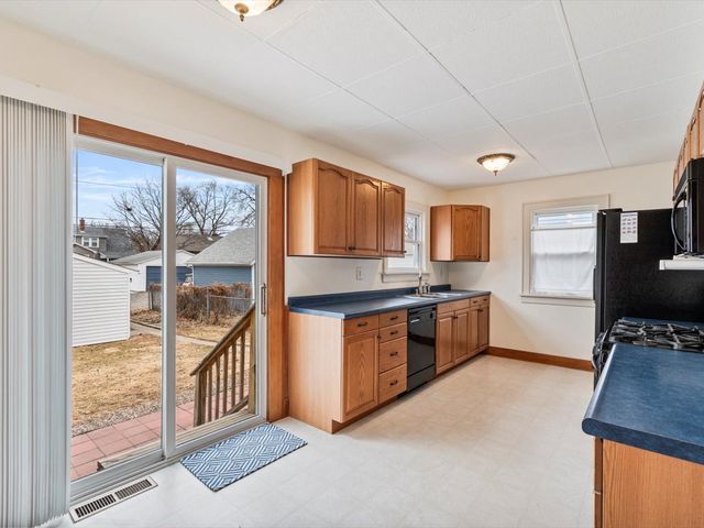 3025 Sheridan Street, Davenport, IA 52803