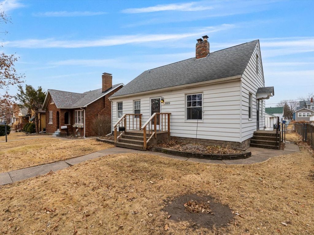 3025 Sheridan Street, Davenport, IA 52803