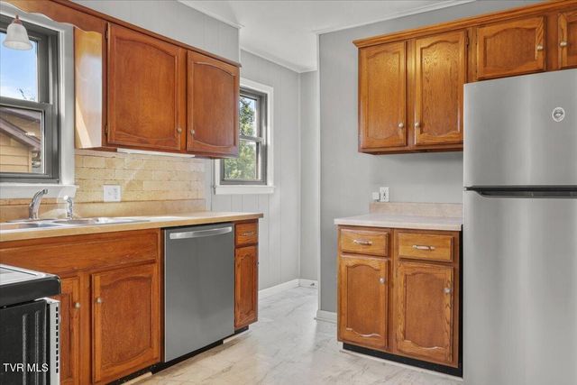 925 Walnut Avenue, Kingsport, TN 37660