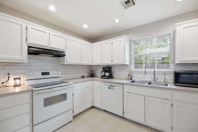 316 W Sycamore Street, Coweta, OK 74429