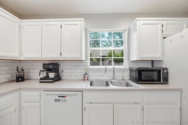 316 W Sycamore Street, Coweta, OK 74429