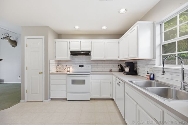 316 W Sycamore Street, Coweta, OK 74429