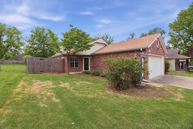 316 W Sycamore Street, Coweta, OK 74429