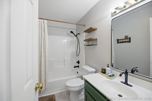 316 W Sycamore Street, Coweta, OK 74429