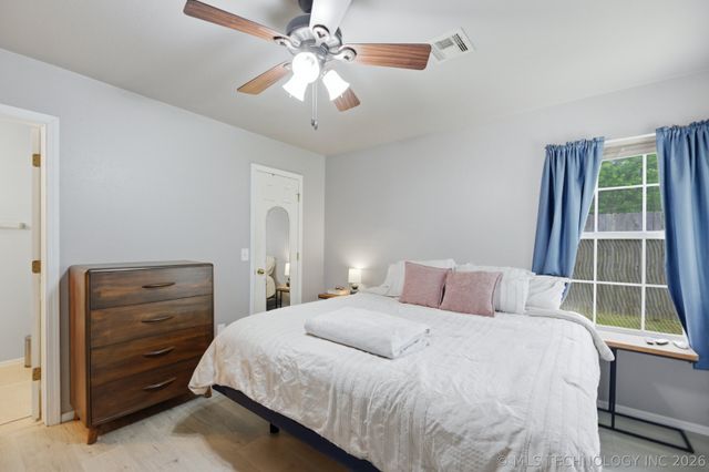 316 W Sycamore Street, Coweta, OK 74429