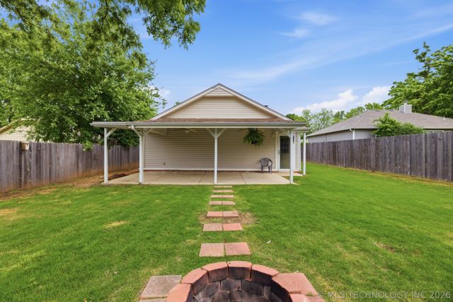 316 W Sycamore Street, Coweta, OK 74429