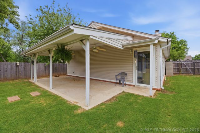 316 W Sycamore Street, Coweta, OK 74429