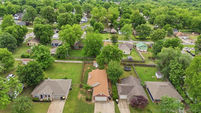 316 W Sycamore Street, Coweta, OK 74429