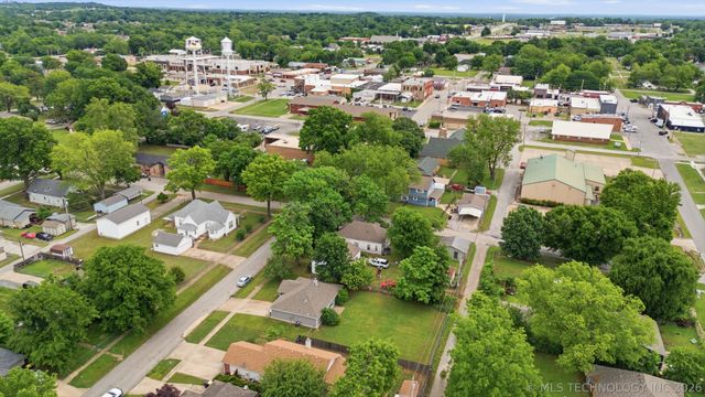 316 W Sycamore Street, Coweta, OK 74429