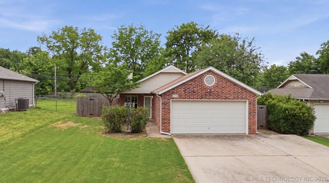 316 W Sycamore Street, Coweta, OK 74429