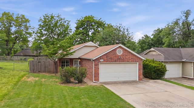 316 W Sycamore Street, Coweta, OK 74429
