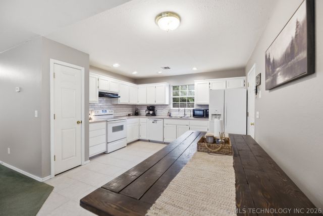 316 W Sycamore Street, Coweta, OK 74429