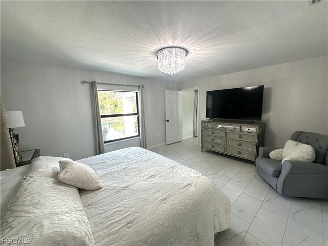 3710 38th ST SW, Lehigh Acres, FL 33976