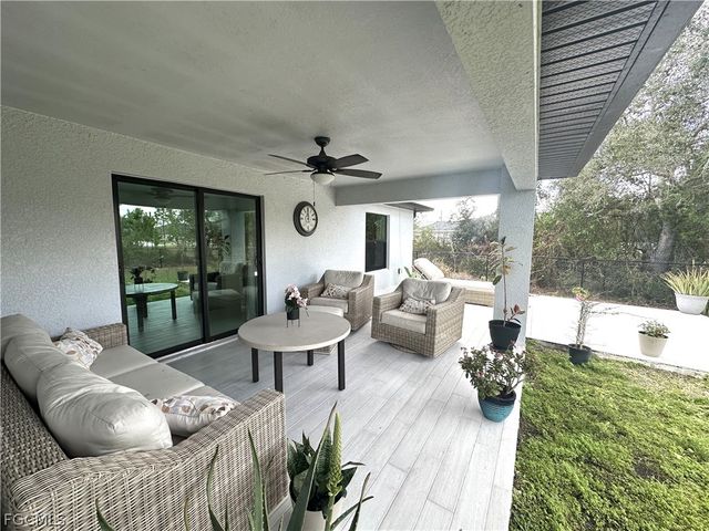 3710 38th ST SW, Lehigh Acres, FL 33976