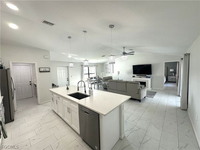 3710 38th ST SW, Lehigh Acres, FL 33976