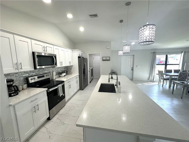 3710 38th ST SW, Lehigh Acres, FL 33976