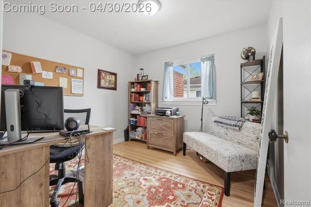 2915 Oliver Road, Royal Oak, MI 48073