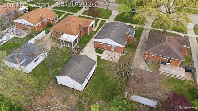 2915 Oliver Road, Royal Oak, MI 48073