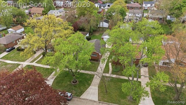 2915 Oliver Road, Royal Oak, MI 48073