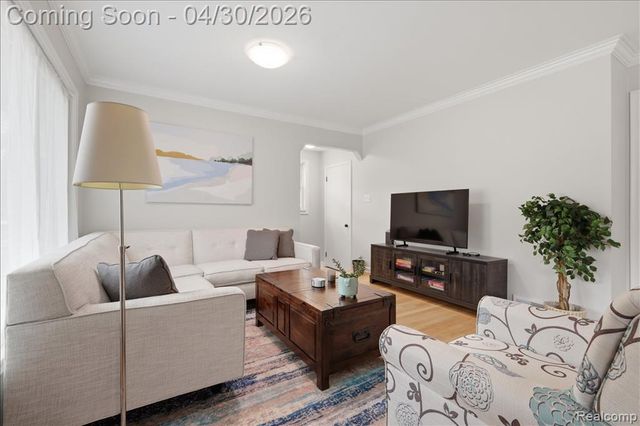 2915 Oliver Road, Royal Oak, MI 48073