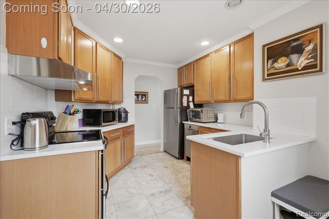 2915 Oliver Road, Royal Oak, MI 48073