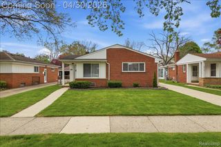 2915 Oliver Road, Royal Oak, MI 48073