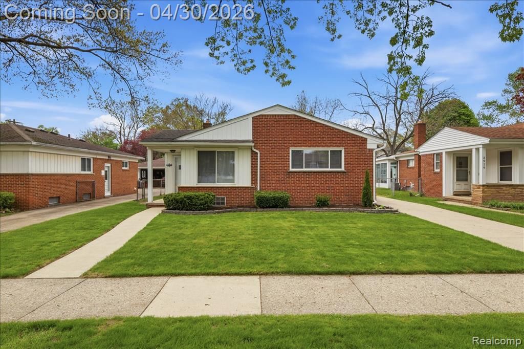 2915 Oliver Road, Royal Oak, MI 48073