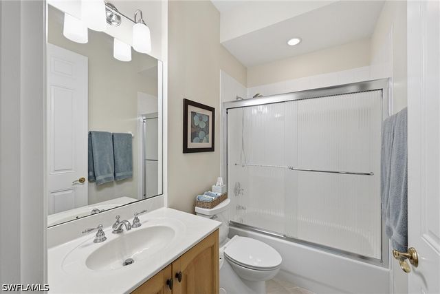 9243 Tesoro LN 2, Naples, FL 34114