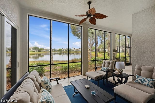 9243 Tesoro LN 2, Naples, FL 34114