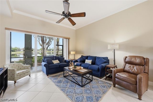 9243 Tesoro LN 2, Naples, FL 34114