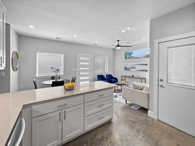 6902 Carver Ave B, Austin, TX 78752