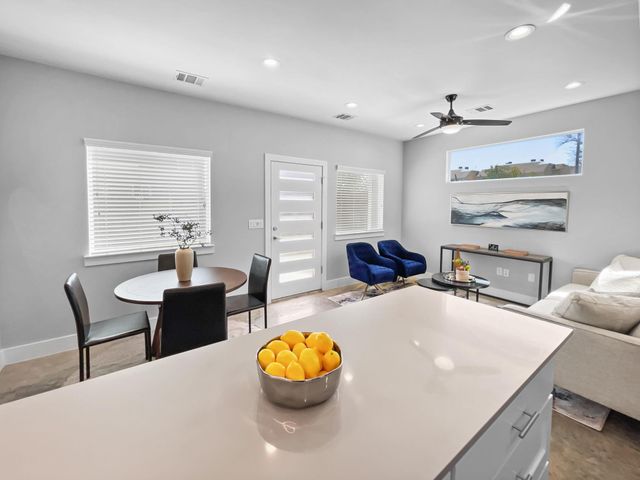 6902 Carver Ave B, Austin, TX 78752