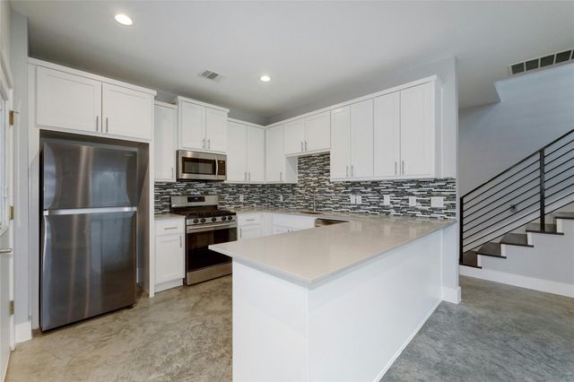 6902 Carver Ave B, Austin, TX 78752