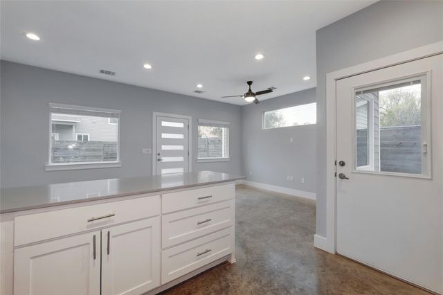 6902 Carver Ave B, Austin, TX 78752