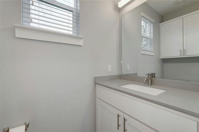 6902 Carver Ave B, Austin, TX 78752