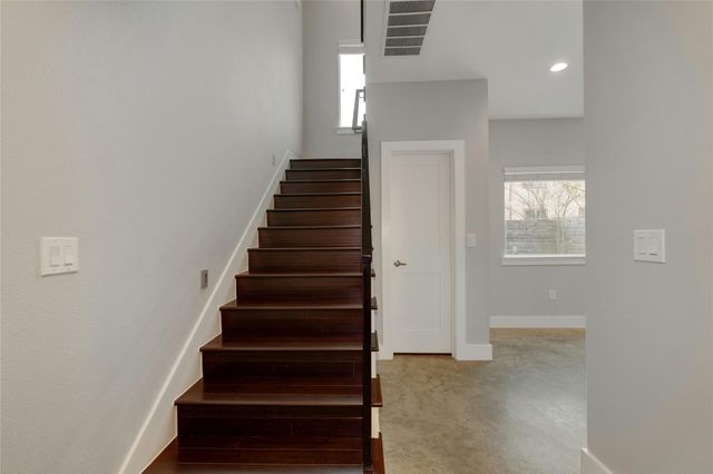 6902 Carver Ave B, Austin, TX 78752