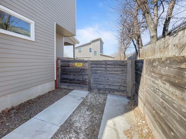 6902 Carver Ave B, Austin, TX 78752