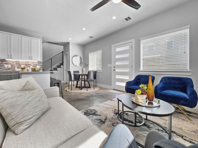 6902 Carver Ave B, Austin, TX 78752