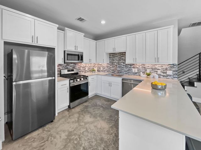 6902 Carver Ave B, Austin, TX 78752