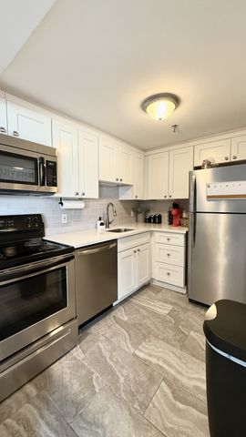 900 19th Ave S Apt 103, Nashville, TN 37212