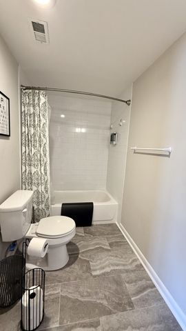 900 19th Ave S Apt 103, Nashville, TN 37212