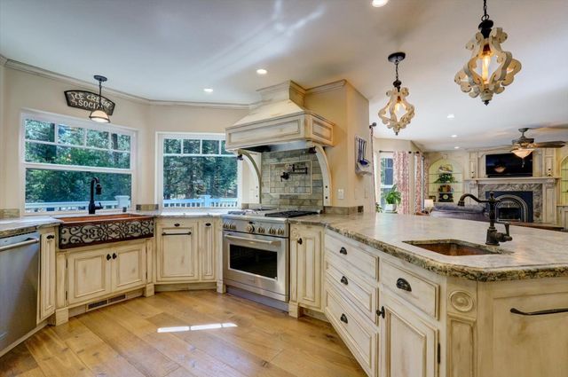 19793 Scotts Flat Rd, Nevada City, CA 95959