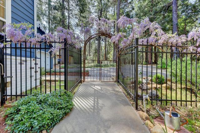 19793 Scotts Flat Rd, Nevada City, CA 95959