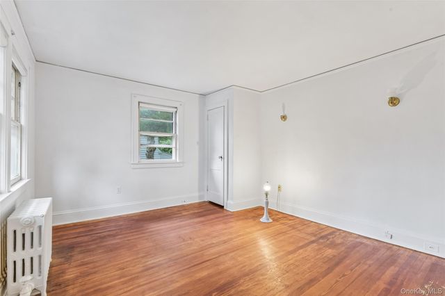 204 Auburn Street, East Williston, NY 11596
