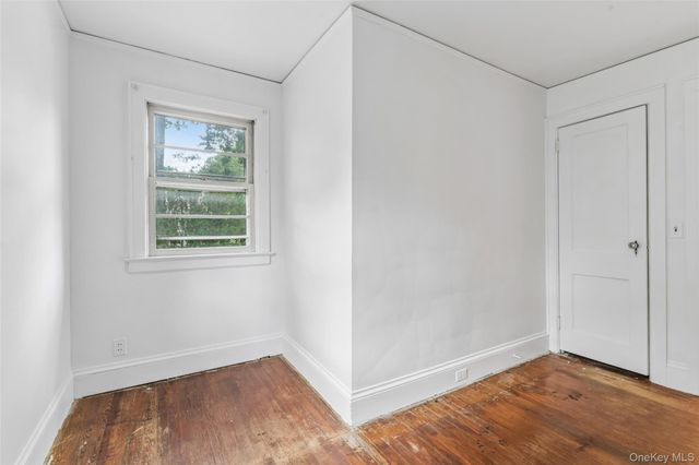 204 Auburn Street, East Williston, NY 11596
