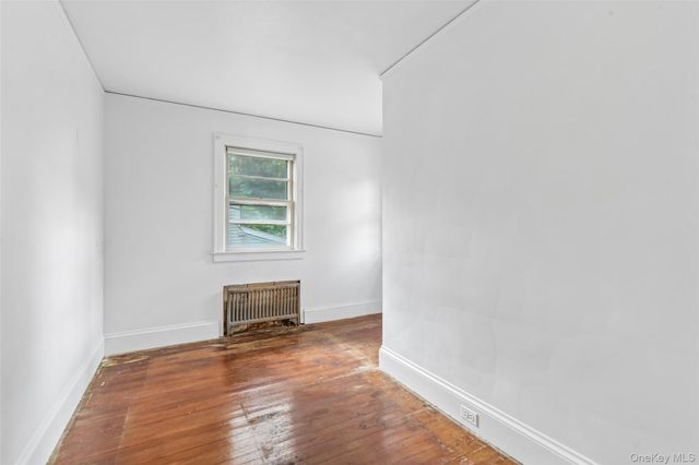204 Auburn Street, East Williston, NY 11596