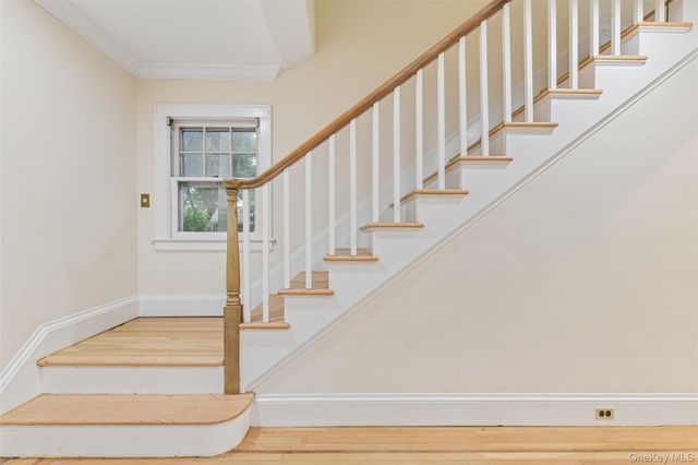 204 Auburn Street, East Williston, NY 11596