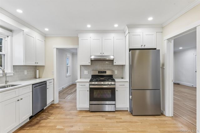 204 Auburn Street, East Williston, NY 11596